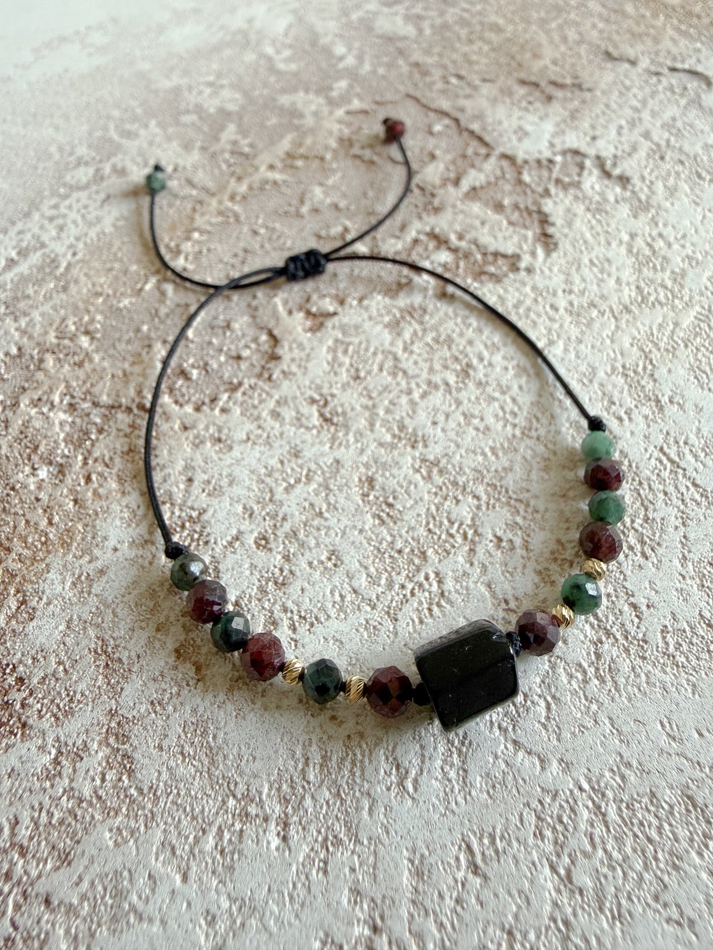 Bracelet BLACK TOURMALINE, GARNET, EMERALD